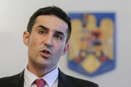 manda catre bolojan poate ca este timpul sa faceti si dumneavoastra un sacrificiu plecati 6a8018d010af8
