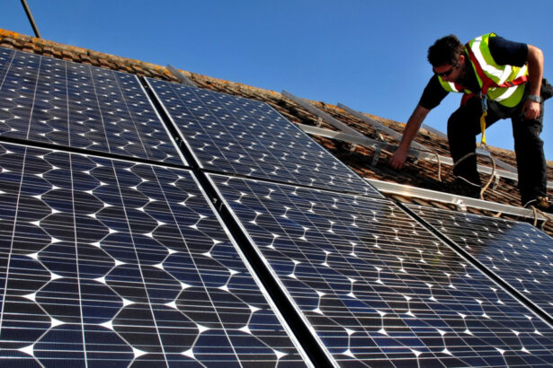 ministerul mediului lanseaza in consultare publica programul pentru baterii la fotovoltaice ce reguli sunt cine primeste finantare 6a848f65bf7ee