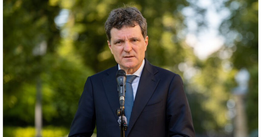 news alert nicusor dan dupa ce ccr i a respins sesizarea pe legea integritatii astept motivarea curtii argumentele mele erau foarte solide 6a8473387d8d8
