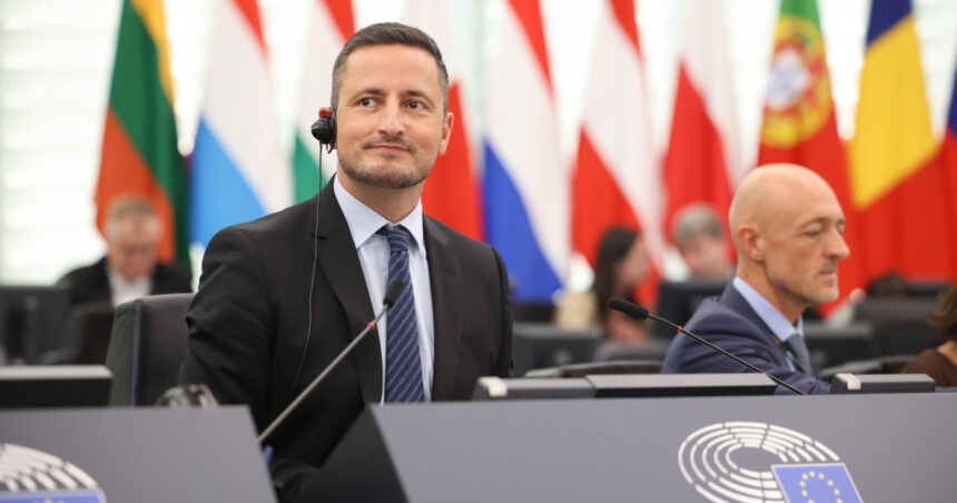 nicu stefanuta critica tacerea politicienilor si reactia lui nicusor dan in cazul pahontu un scuipat pe memoria victimelor 6a915bec137af