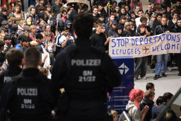 o delegatie a talibanilor a sosit la berlin pentru a facilita operatiunile de expulzare catre afganistan 6a95b9df72cb8