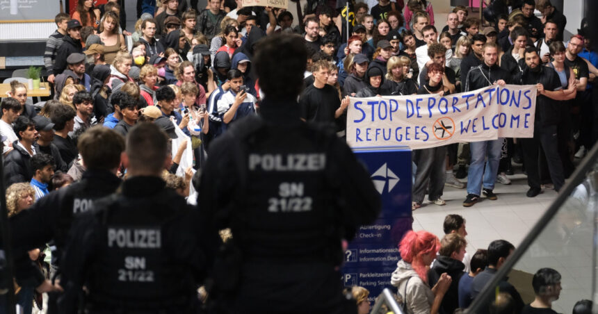 o delegatie a talibanilor a sosit la berlin pentru a facilita operatiunile de expulzare catre afganistan 6a95b9df72cb8