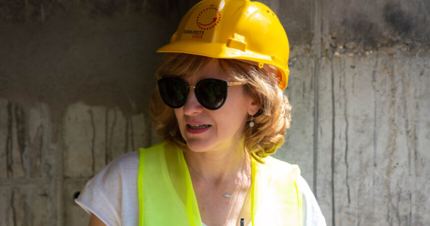 oana gheorghiu in scandalul lucian pahontu 20 de ani de conducere de catre acelasi om nu e sanatos pentru o democratie 6a919eb158df1