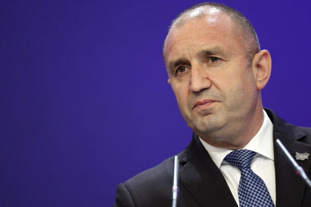 premierul bulgar rumen radev laudat de moscova pentru retorica mai moderata fata de rusia a capatat elemente rationale 6a79652330094