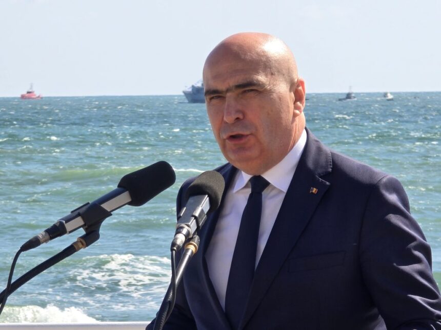 premierul interimar huiduit la constanta de ziua marinei aplaudati marinarii bolojan acasa 6a801da48035b