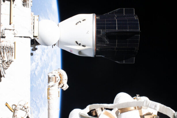 probleme la capsula dragon inainte de lansare nasa si spacex amana misiunea crew 13 spre statia spatiala internationala 6a95d5ff71e05