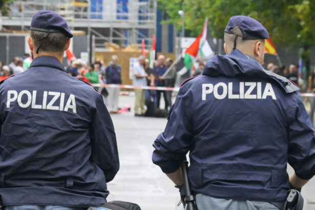 rachete antitanc camuflate ca echipament nato descoperite in italia un francez a fost arestat 6a8ef12886555