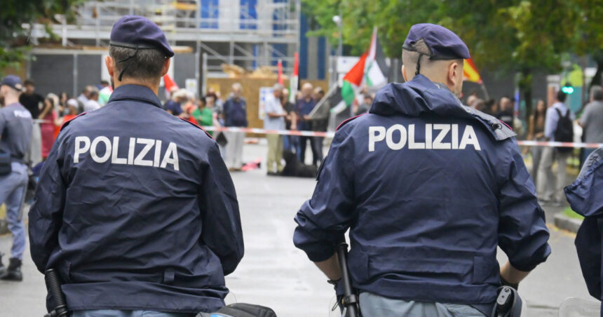 rachete antitanc camuflate ca echipament nato descoperite in italia un francez a fost arestat 6a8ef12886555