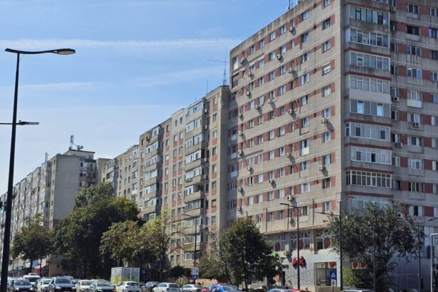 rasturnare de situatie regulamentul comercial din constanta ramane valabil si permite functionarea barurilor la parterul blocurilor fara acordul vecinilor 6a75a3436cba2