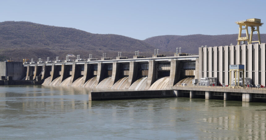 seceta istorica pe dunare productia de energie la portile de fier este la jumatate fata de media ultimilor cinci ani 6a79f8c8571a7