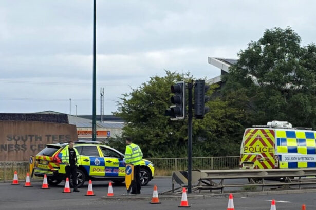 sfarsit tragic dupa o urmarire in trafic sapte morti intre care doi politisti o masina s a izbit de o autospeciala in marea britanie 6a89cac8e8553