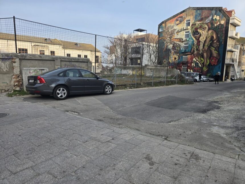 sunteti pregatiti sufleteste mai multe strazi din zona peninsulara vor avea asfalt in loc de dale 6a713071908e4