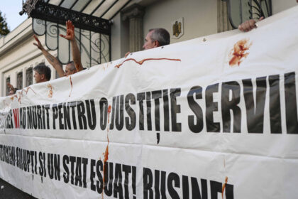 te am votat si ne ai tradat zeci de oameni au protestat la cotroceni dupa ce nicusor dan a spus ca seful spp nu trebuie demis 6a91da74db43b