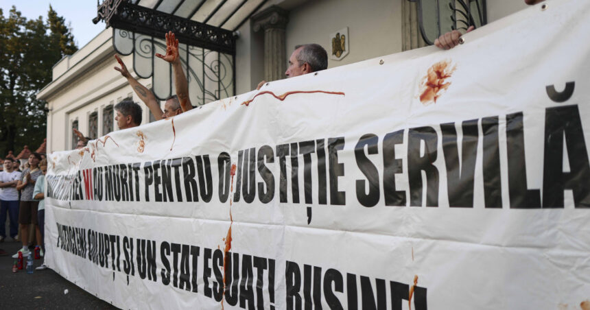 te am votat si ne ai tradat zeci de oameni au protestat la cotroceni dupa ce nicusor dan a spus ca seful spp nu trebuie demis 6a91da74db43b
