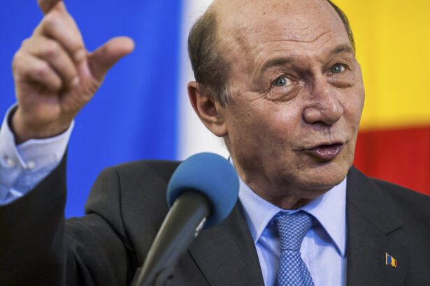 traian basescu atac la liderii politici batjocoresc constitutia cu ideea de guvern tranzitoriu cine e responsabil pentru criza 6a875dbd1dc8d