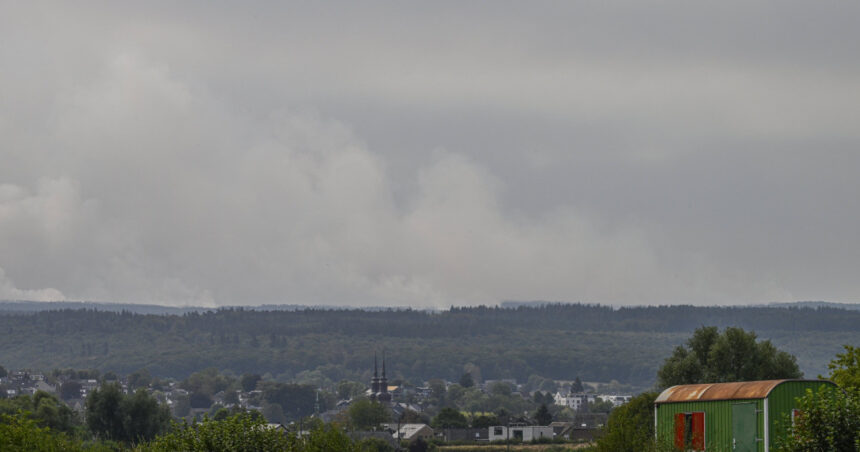 ue trimite elicoptere si bombardiere cu apa pentru stingerea celui mai grav incendiu din belgia din ultimele trei decenii 6a8062951784f