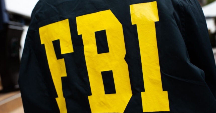 un agent fbi arestat dupa ce ar fi furat aproape un milion de dolari isi pregatea fuga din sua 6a71ccfecbf9b