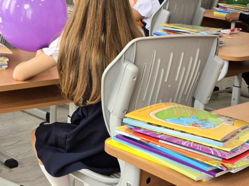un nou an scolar aceleasi probleme la constanta elevi relocati parinti nemultumiti si fara rechizite gratuite 6a955590682a6