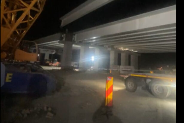 video autostrada bucurestiului se apropie de final ultima grinda a fost montata pe pasajul peste dn7 6a74262d59627