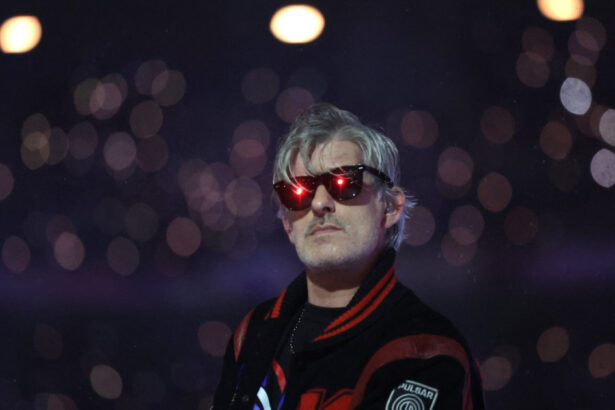 video dj ul francez kavinsky a fost gasit mort in locuinta sa din paris artistul ar fi implinit 51 de ani peste doua zile 6a6ed64ff308c