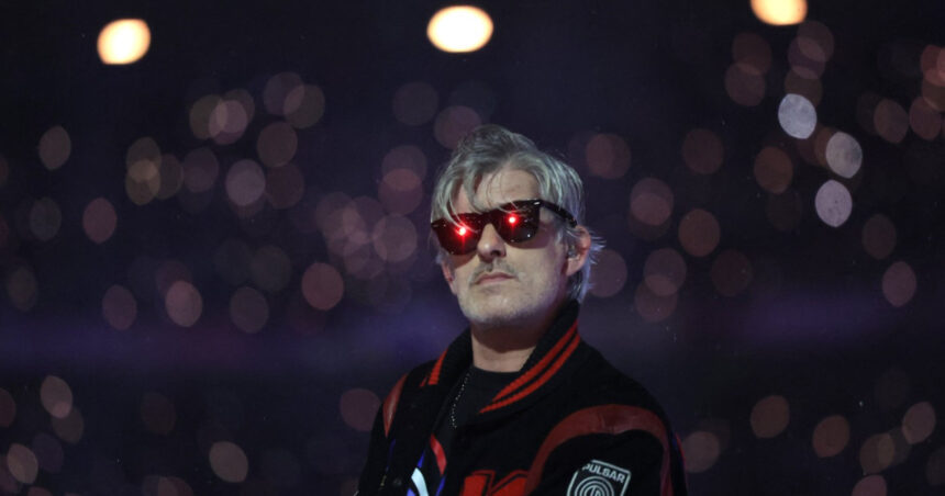 video dj ul francez kavinsky a fost gasit mort in locuinta sa din paris artistul ar fi implinit 51 de ani peste doua zile 6a6ed64ff308c