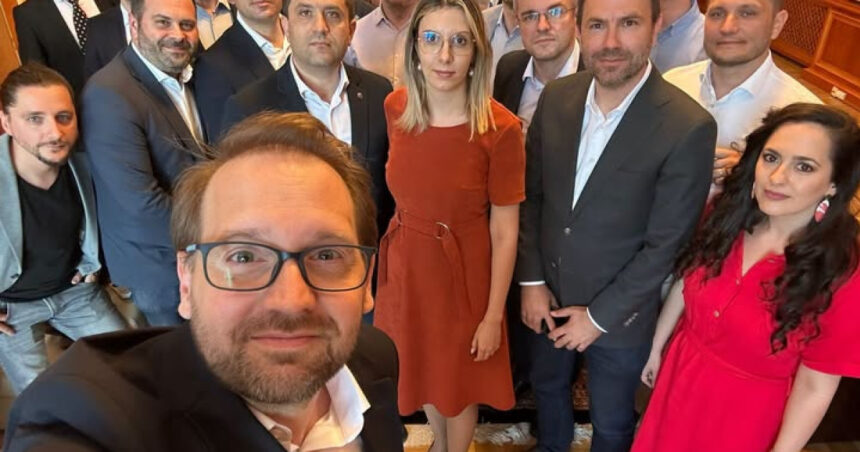 video fortele de dreapta fac scut in jur lui dominic fritz dupa decizia ccr nu mor caii cand vor cainii daniel zamfir atac la buzoianu 6a848bdcf1ba7