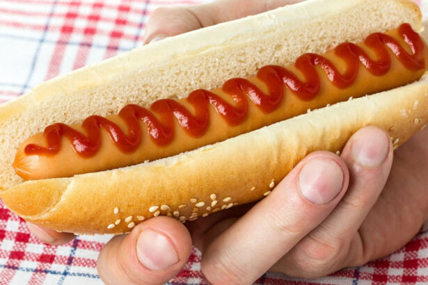video gafa unui consilier al lui trump copiii ar trebui sa manance alimente proaspete direct din pamant precum hot dog ul 6a8fb9137aae2