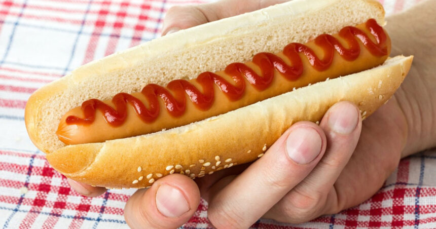 video gafa unui consilier al lui trump copiii ar trebui sa manance alimente proaspete direct din pamant precum hot dog ul 6a8fb9137aae2