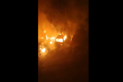 video incendiu puternic intr o parcare din oradea mai multe masini au fost distruse de flacari 6a6f0ddd629c8