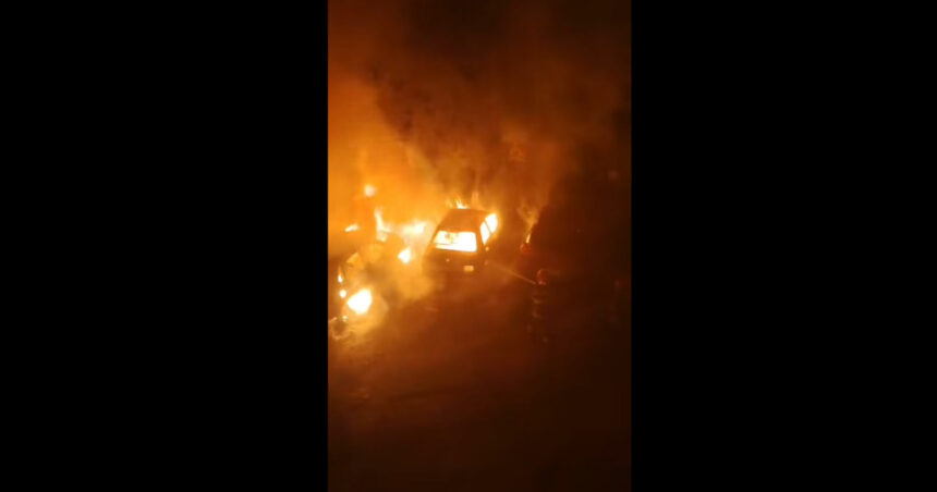 video incendiu puternic intr o parcare din oradea mai multe masini au fost distruse de flacari 6a6f0ddd629c8