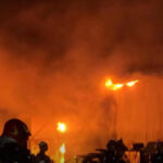 video incendiu puternic la o hala din sectorul 1 al capitalei pompierii intervin cu peste 20 de autospeciale a fost emis mesaj ro alert 6a7ea41935378