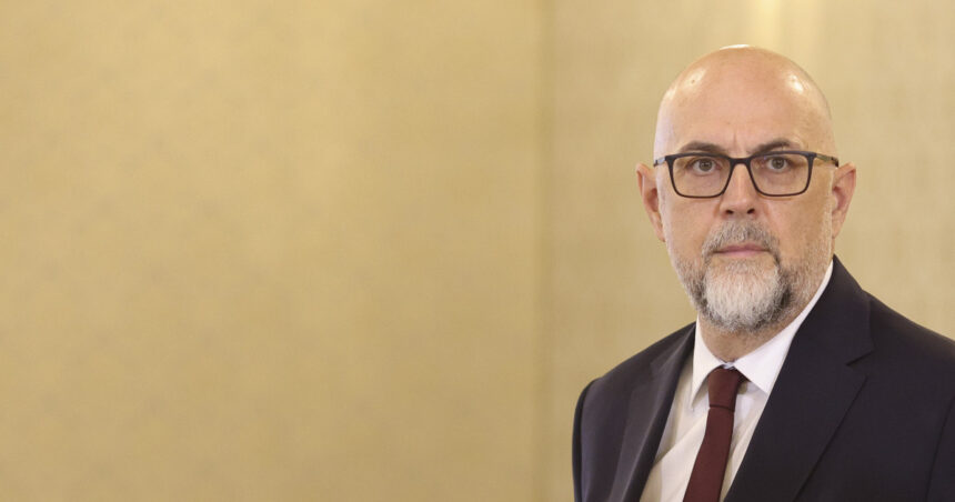 video kelemen hunor nu as incuraja sa se vina cu proiectul legii salarizarii in parlament fara un acord politic nu are cum sa iasa bine 6a7af26c1b809
