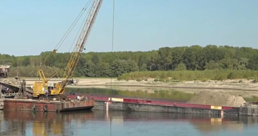 video lucrarile de dragare pe dunare au inceput pentru a creste debitul fluviului in zona centralei nucleare de la cernavoda 6a7acf467bcd9