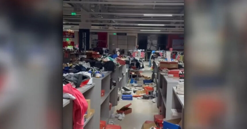 video magazinul unui brand care pleaca din romania devastat dupa ce a anuntat reduceri de 50 pare ca a fost vizitat de o tornada 6a84a46c97be0