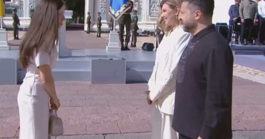 video mirabela gradinaru a mers la kiev de ziua independentei partenera lui nicusor dan prezenta in semn respect pentru poporul ucrainean 6a8c358adbd63