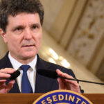 video nicusor dan apel catre romani tara se stabilizeaza financiar si va fi mai bine romania functioneaza ce spune de trecerea la euro 6a6dc3648d5fc