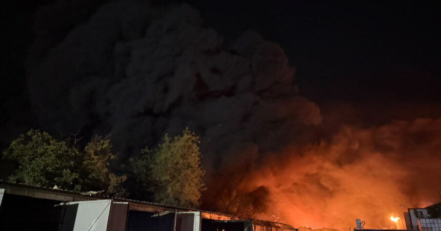 video noi imagini surprinse din drona cu incendiul de vineri dimineata din sectorul 1 al capitalei 6a7ece49c3298