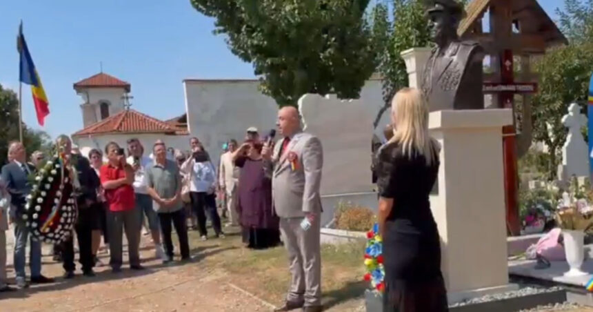 video peste 100 de oameni au participat la dezvelirea bustului generalului decedat radu theodoru fost suspect intr un dosar de tradare 6a8bfd4a8f048