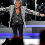 video rod stewart isi anuleaza concertele din sua dupa o interventie la inima cantaretul are nevoie de o luna de recuperare 6a837921ec191