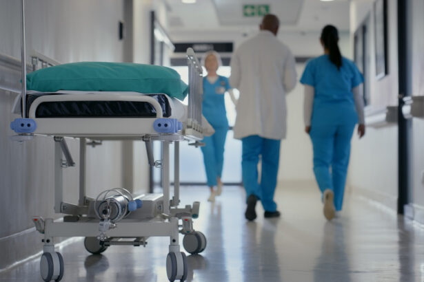 video scandal la spitalul din slatina o infirmiera a fost lovita de mai multe ori de o pacienta si de sotul ei politia a deschis ancheta 6a79b983290d6