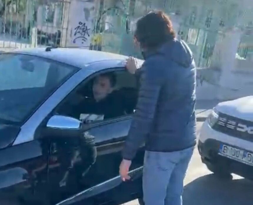 video sicanare in trafic la constanta tanar injurat si palmuit de un sofer prea grabit 6a92b2a7dfbb3