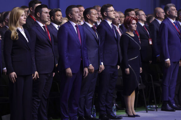 video social democratii din tara analizeaza la sinaia un guvern in jurul psd se negociaza si cu udmr ce variante sunt pe masa 6a953ed29c472