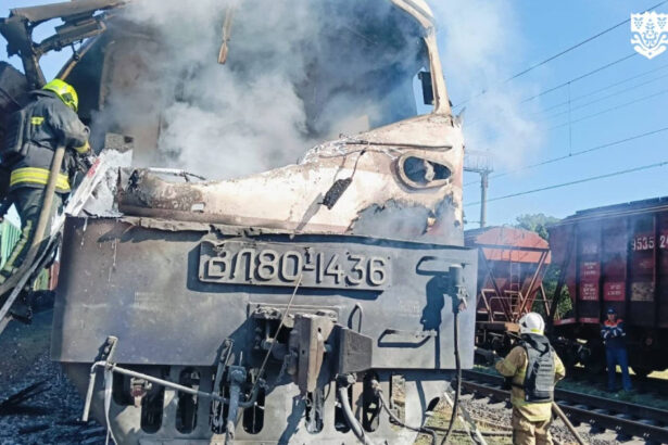 video tren de calatori atacat de o drona ruseasca la odesa mecanicul de locomotiva si ajutorul sau au murit un act terorist ingrozitor 6a7d98ea312c1