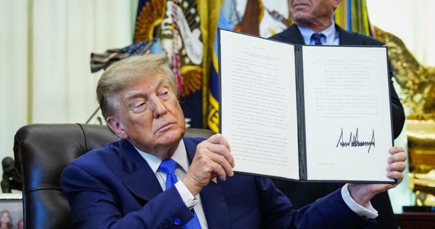 video trump noi recomandari in privinta vaccinarii copiilor si falsa legatura cu autismul vorbeste de doze de marimea unei sticle de suc 6a7ac1334a605