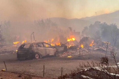 videofoto incendiu de vegetatie urias in nevada peste 90 000 de oameni evacuati sau in alerta nu asteptati 6a8cb0996c6ef