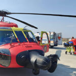 videofoto misiune de urgenta in largul marii negre un elicopter black hawk trimis sa salveze o persoana din zona neptun deep 6a8ae08b94364