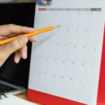 zile libere legale in 2027 perioadele in care angajatii pot avea cele mai lungi minivacante 6a6ec40aa4a91