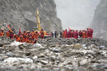 ajutoare de urgenta pentru nepal dupa una dintre cele mai grave inundatii din ultimele decenii ue trimite 82 de tone de materiale 6a9ac09b1a087
