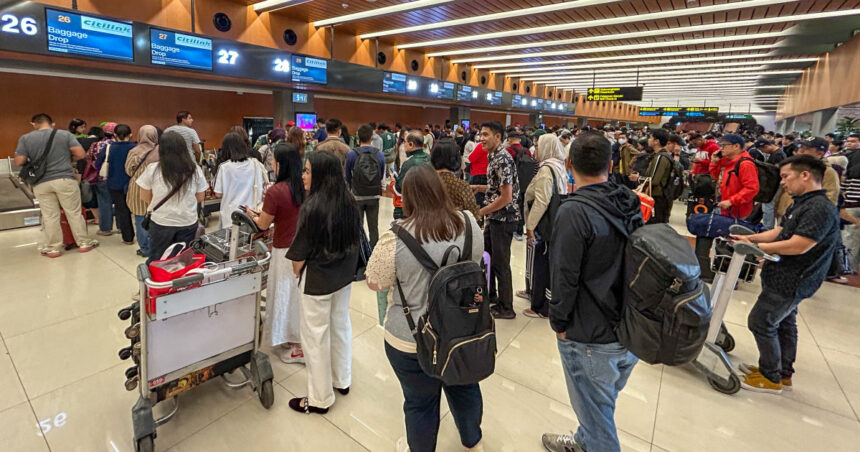 alerta de calatorie in indonezia mae eruptia vulcanului anak krakatau a afectat mai multe aeroporturi 6a9d8dc80c988