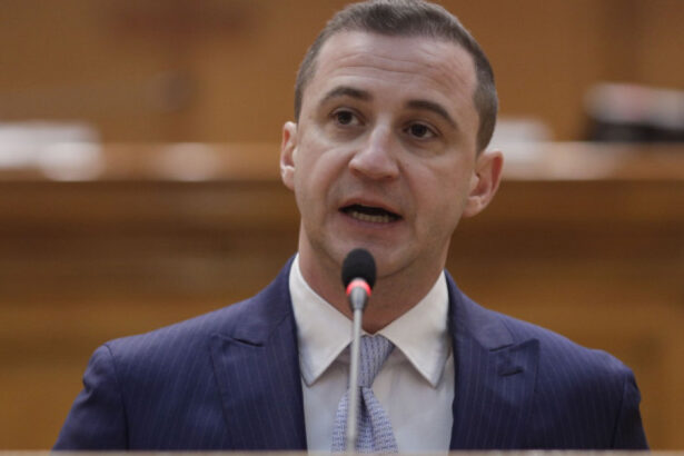 alfred simonis replica pentru dominic fritz pierderea primariei ar insemna pierderea principalului sau instrument de putere politica 6aa5a7ffa90e6
